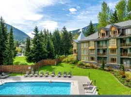 a fully renovated condo near village centre with MT view and close to lift in Cascade lodge