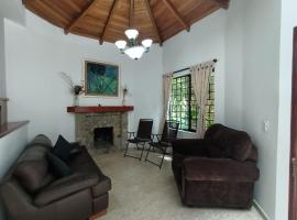 Casa Campestre Poblado para 8，位于麦德林的乡间豪华旅馆