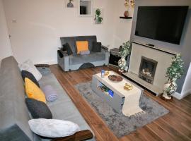 Comfortable Home From Home Bolton Central - Sleeps - 10，位于博尔顿的酒店