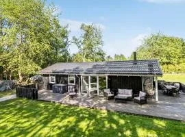 4 Bedroom Beautiful Home In Gilleleje