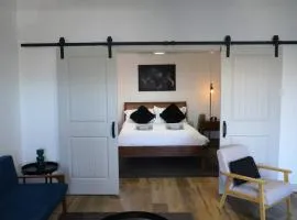 Stay on Summer - CBD Apartment