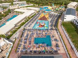 Caretta Paradise Resort & WaterPark，位于查加基恩的酒店