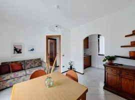 Casa Sofi by Quokka 360 - near Rezzonico Castle