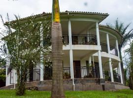 Nile Retreat - Luxury Villa in Jinja，位于金贾的乡村别墅
