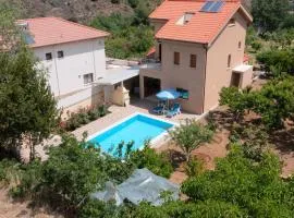 Kakopetria's Holiday House