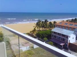 Negombo Ocean Breeze Luxury Studio by Serendib Vacation，位于尼甘布的公寓