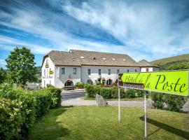 Hôtel Restaurant de la Poste et La Grange Détente, espace bien-être，位于Châteauneuf-de-Randon的酒店