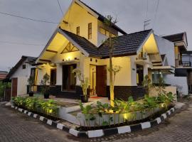 House of Pringgitan，位于Ngemplak的酒店
