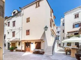 Fast direkt am Strand in der Altstadt mit vielen Gassen