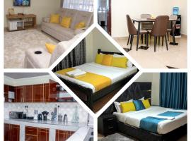 Exquisite 2BR Ensuite Apartment close to Rupa Mall, Mediheal Hospital, and St Lukes Hospital，位于埃尔多雷特莫伊转诊医院附近的酒店