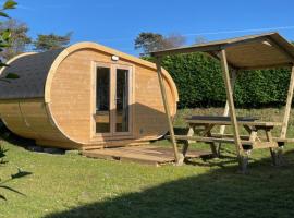 NUIT INSOLITE - Côte de granit rose - Camping Armor Loisirs，位于特雷伯尔当的酒店