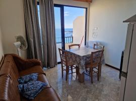 Attard Seafront Apartment 7 in Marsalforn，位于泽布季的酒店