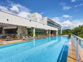 埃斯特拉比亚维森西奥及会议中心酒店，位于比亚维森西奥的带泳池的酒店