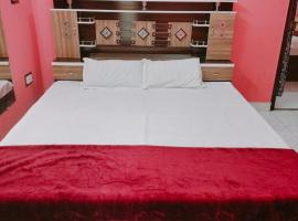 Accommodation Plus- 5 bedrooms duplex house，位于瓦拉纳西的乡村别墅