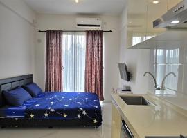 Apt Sky House BSD Studio w/ Pool & Wi-Fi，位于Cilenggang的酒店