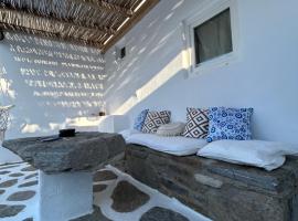 Louloudas rooms paros，位于莫罗斯帕罗的酒店