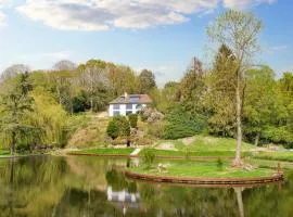 5 Bedroom Lake House in a nature reserve