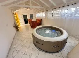 Oasis familiale avec jacuzzi - Petit-Bourg