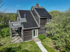 Walk to Beach w Roof-Level Deck