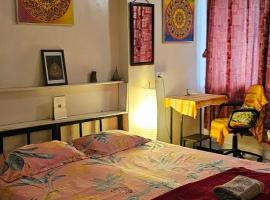Laxmi Happy Home，位于浦那阿什拉姆静修处附近的酒店