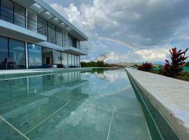 Casa ilama Hospedaje Boutique es un espacio Familiar con el confort de un hotel，位于卡利马的酒店