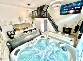 loft des désirs hammam, jacuzzi，位于Pont-sur-Yonne的酒店