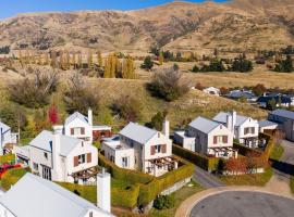 A home away from home in Wanaka，位于瓦纳卡的酒店