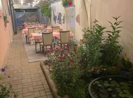 La Volpe Pescatrice，位于卡斯泰兰扎的酒店