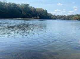 Luxury Riverfront Tiny Home- Amazing Views #555
