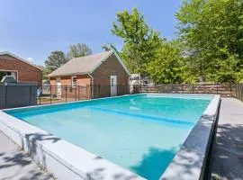 Coastal Retreat at Coliseum - Pool - Bonus Rm and Gazebo