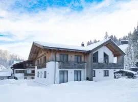 Chalet with sauna and Jokercard in summer