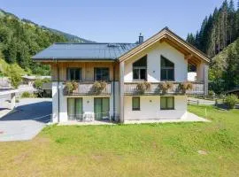 Chalet with sauna and Jokercard in summer