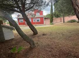 Casa Rural LA GUIJA antes Carlentini，位于Martiherrero的酒店
