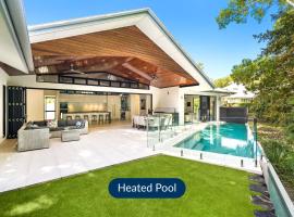 Belle Escapes 58 Ocean Dr Luxury Home Palm Cove，位于棕榈湾的酒店