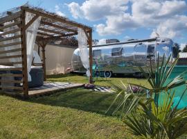 Hébergement Insolite VintageCAMP - proche de Beauval，位于Chabris的酒店