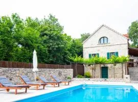 Traditional villa Juta for 8 people