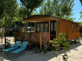 Var Mobil Home, Les Prairies de la Mer，位于格里莫的酒店