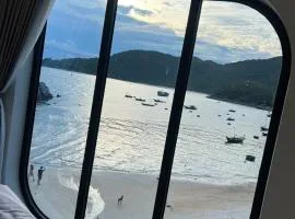 The Coral Homestay & Pub，位于Tân Hiệp的民宿