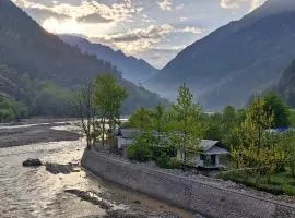 Hinwali Kanthi River Side Camp and Cottage