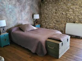 chambre ciel et terre et chambre terrasse，位于圣洛朗－德塞尔当的酒店