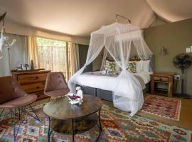 Umkumbe Bush Lodge - Luxury Tented Camp，位于斯库库扎的度假短租房