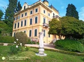 Bellavista in palazzo storico e deliziosa vista lago!