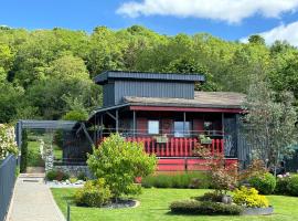 TiNY HOUSE LE CHALET，位于Échenoz-la-Méline的住宿加早餐旅馆