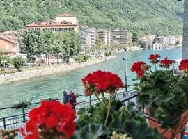 un balcone sul lago