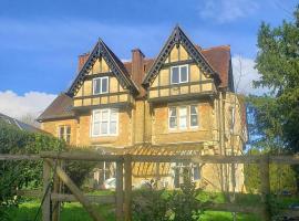 Lovely 3 bed condo