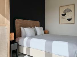 3 Room Luxury Design Apartment with Airconditioning, Close to Gent St-Pieters Station，位于根特根特圣彼得斯站附近的酒店