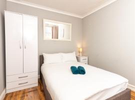 Suite C - Spacious Private room in St Helens，位于圣海伦斯的酒店