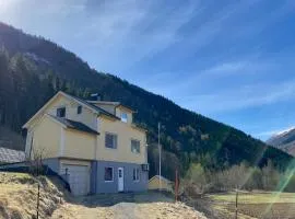 4 Bedroom Gorgeous Home In Valldal