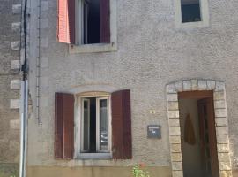 jolie maison dans petit village，位于Vignory的酒店