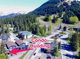 Cozy Condo at Base of Mt Alyeska Prime Location